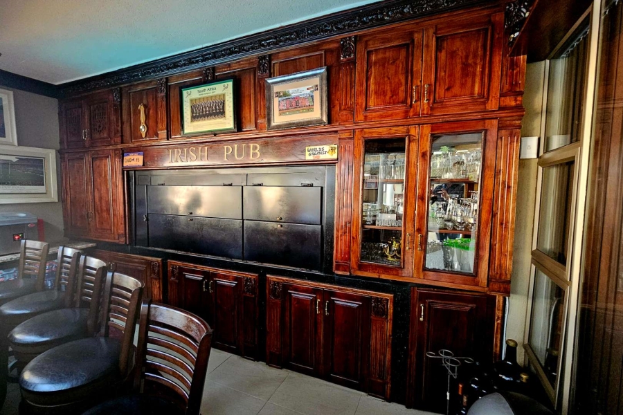 4 Bedroom Property for Sale in Heuwelsig Free State
